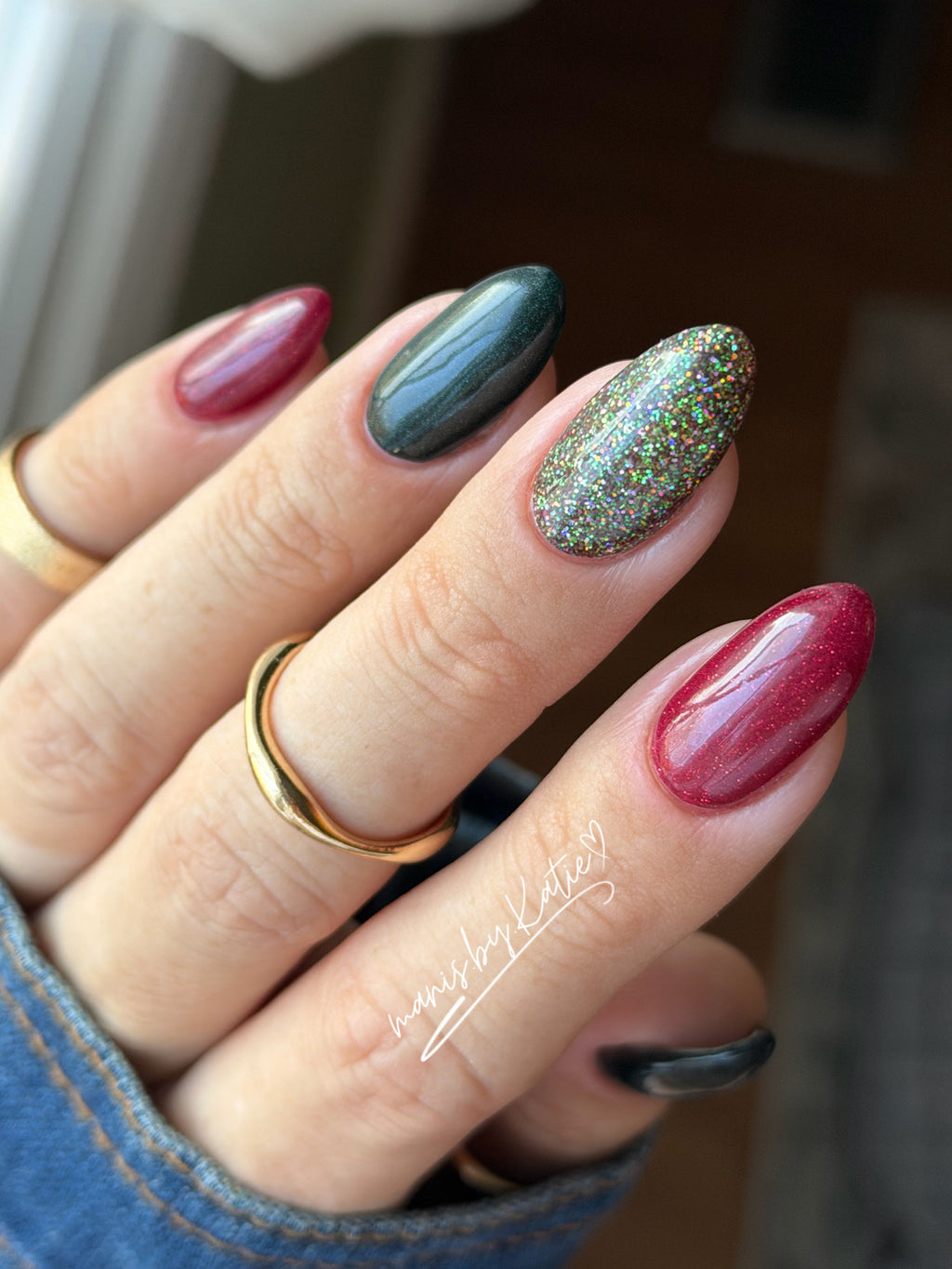 Meet Me Under the Mistletoe