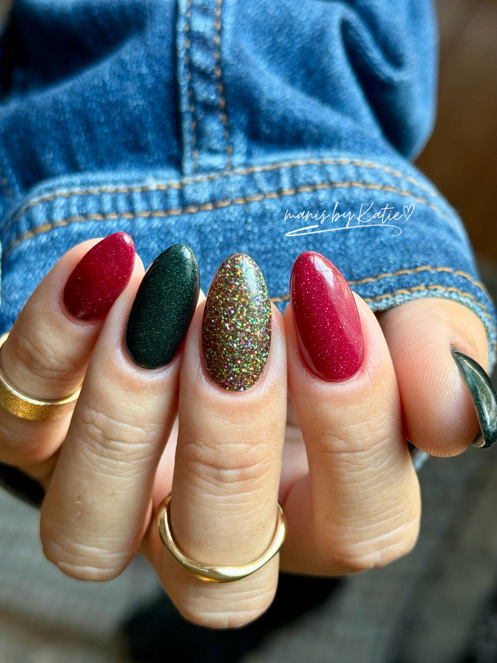 Meet Me Under the Mistletoe