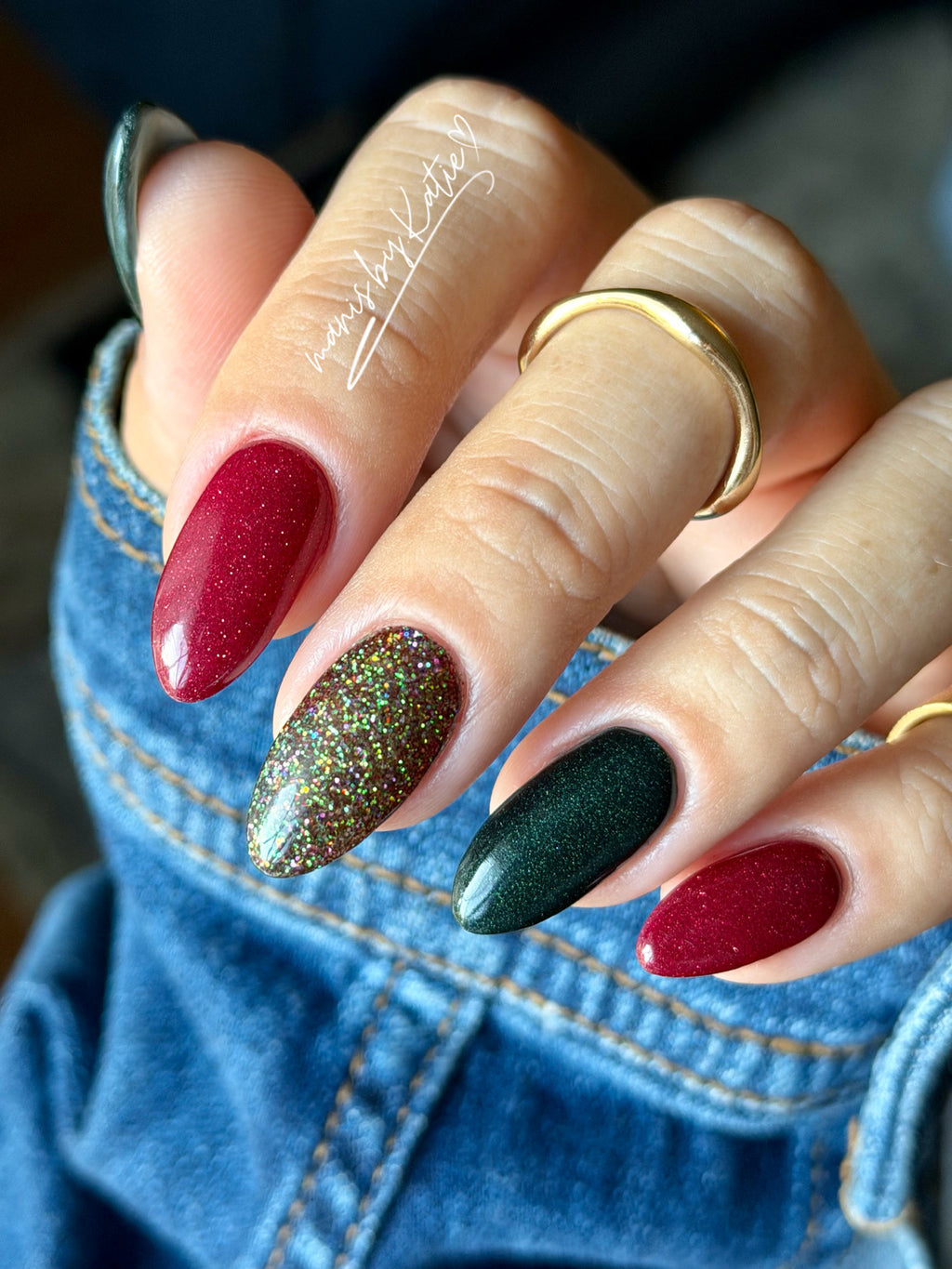 Meet Me Under the Mistletoe